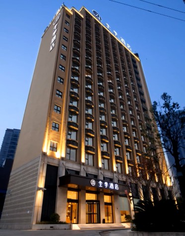 落子大西北,新科环保为内蒙古赤峰全季酒店提供热水服务1